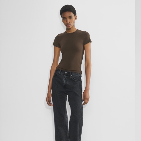 Aritzia Smooth Seamless Tshirt - Picture 1 of 7